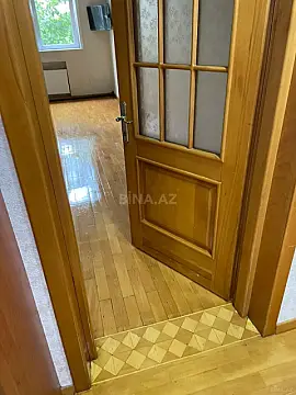 Kirayə verilir 3 otaqlı mənzil 150 m²