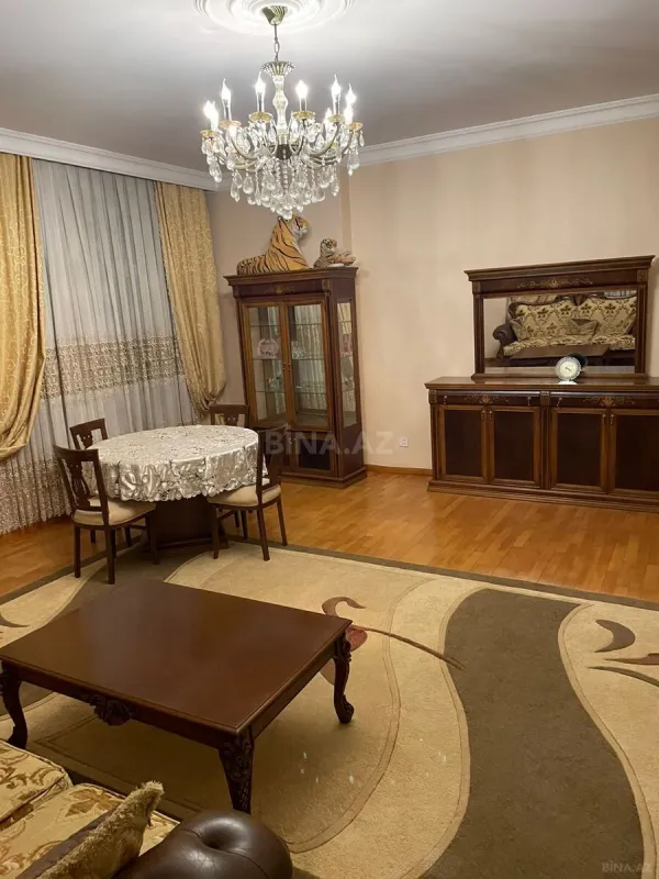 Kirayə verilir 3 otaqlı mənzil 150 m²