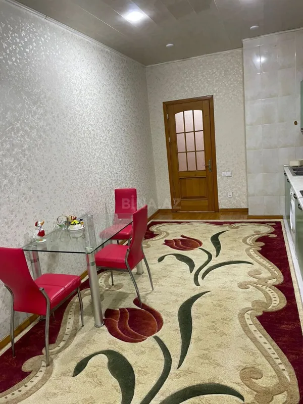 Kirayə verilir 3 otaqlı mənzil 150 m²