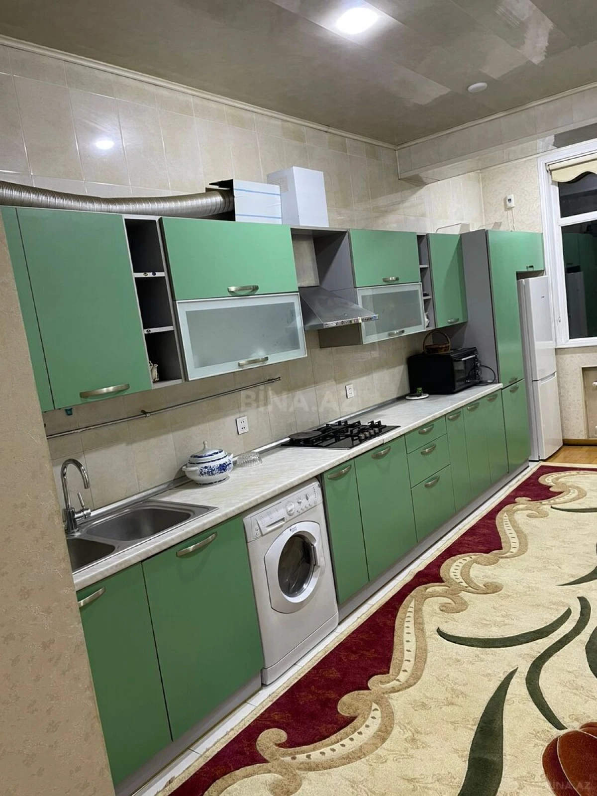 Kirayə verilir 3 otaqlı mənzil 150 m²