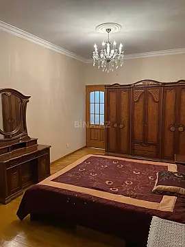 Kirayə verilir 3 otaqlı mənzil 150 m²