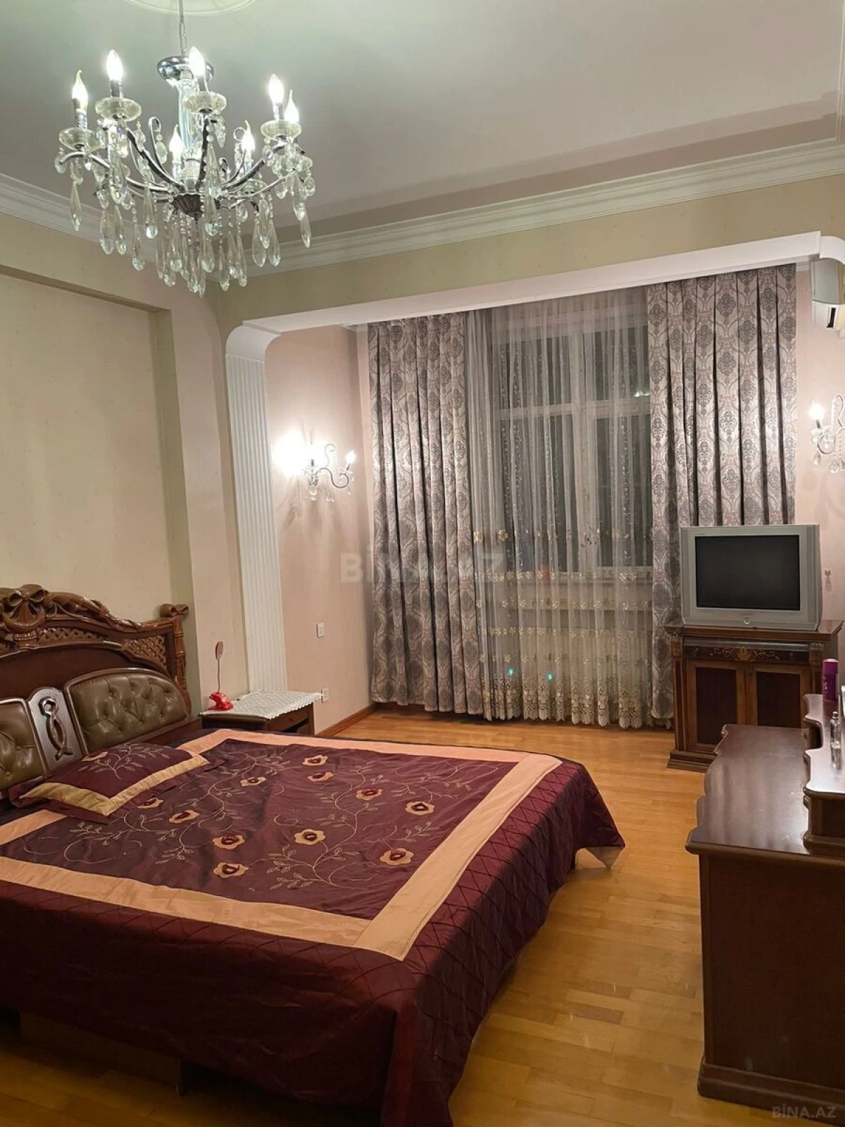 Kirayə verilir 3 otaqlı mənzil 150 m²