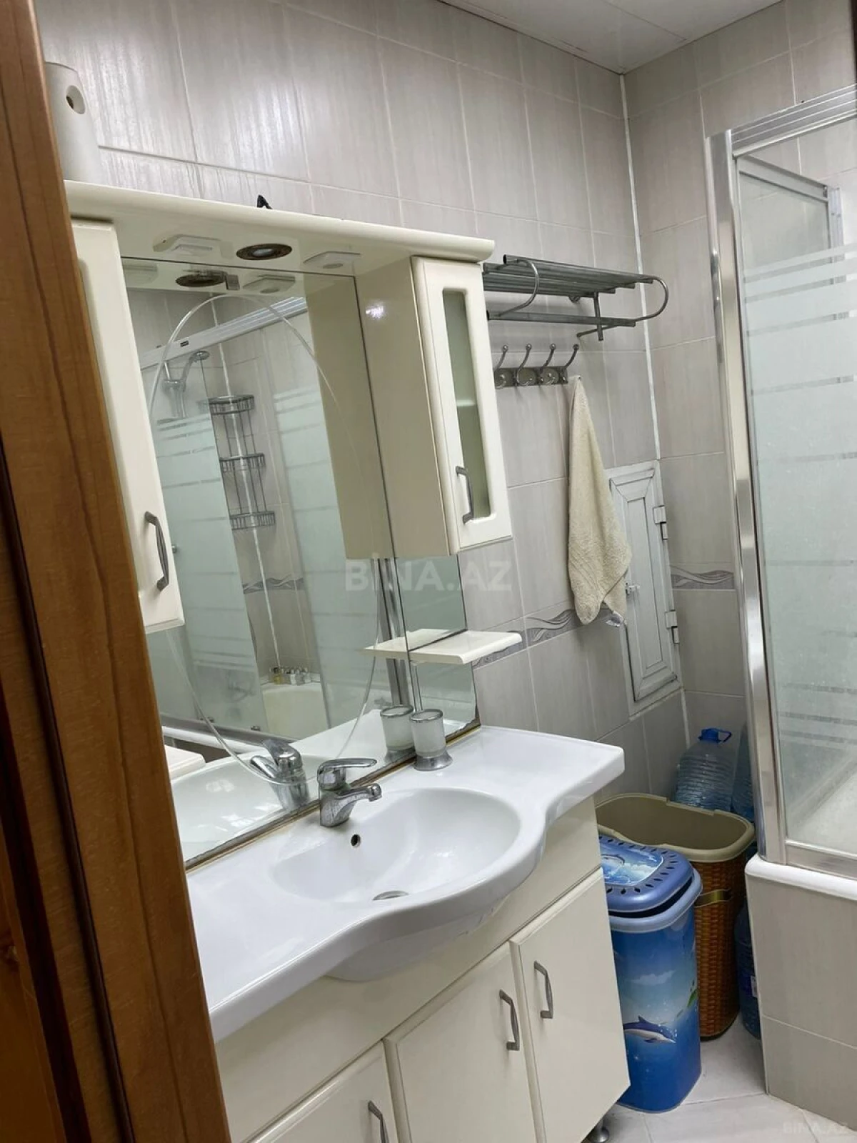 Kirayə verilir 3 otaqlı mənzil 150 m²