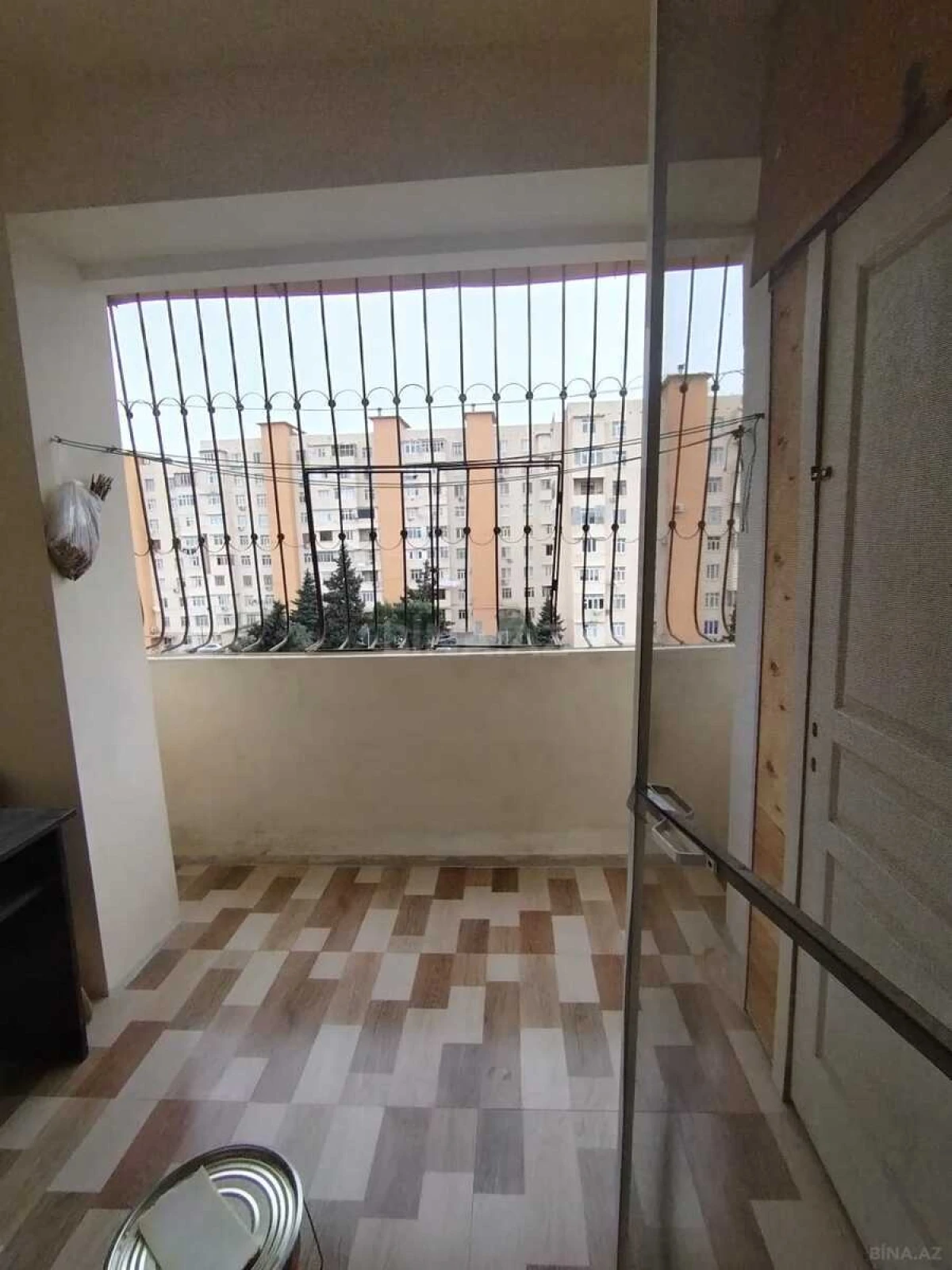 Satılır 5 otaqlı mənzil 120 m²
