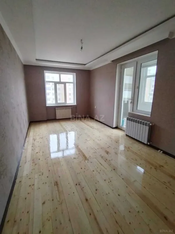 Satılır 5 otaqlı mənzil 120 m²