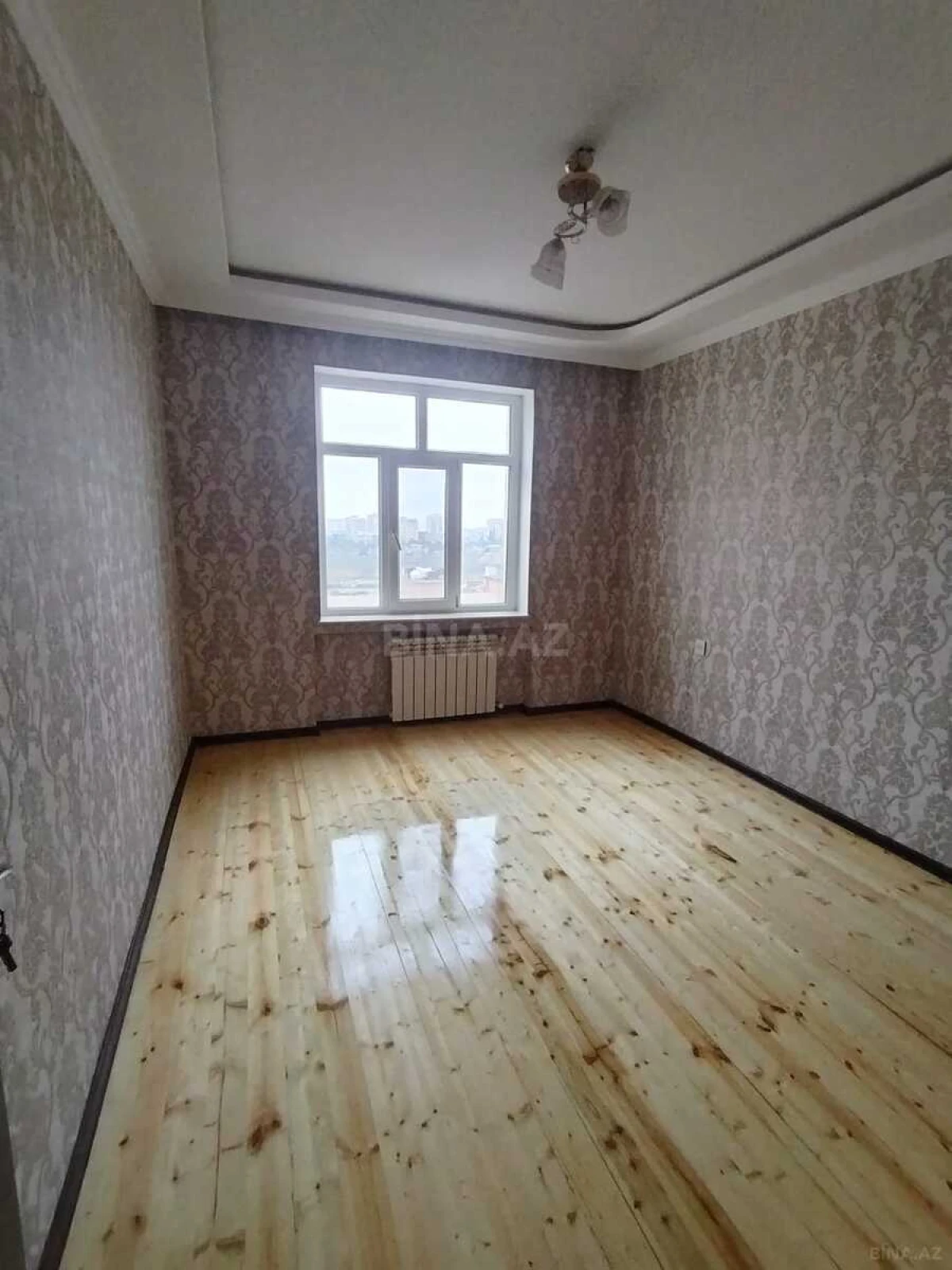 Satılır 5 otaqlı mənzil 120 m²