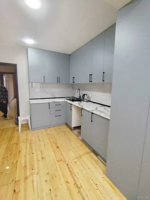 Satılır 5 otaqlı mənzil 120 m²