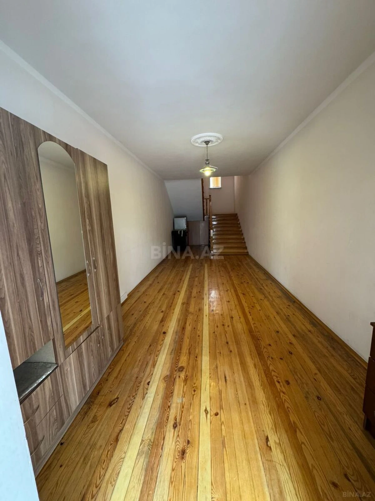 Kirayə verilir 6 otaqlı həyət evi 200 m²