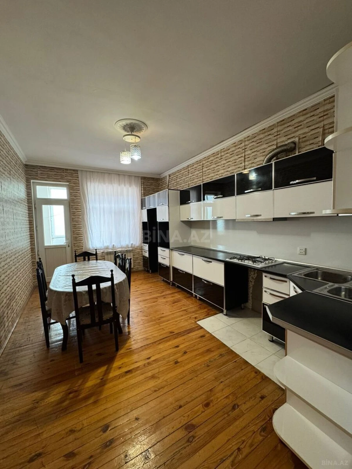 Kirayə verilir 6 otaqlı həyət evi 200 m²