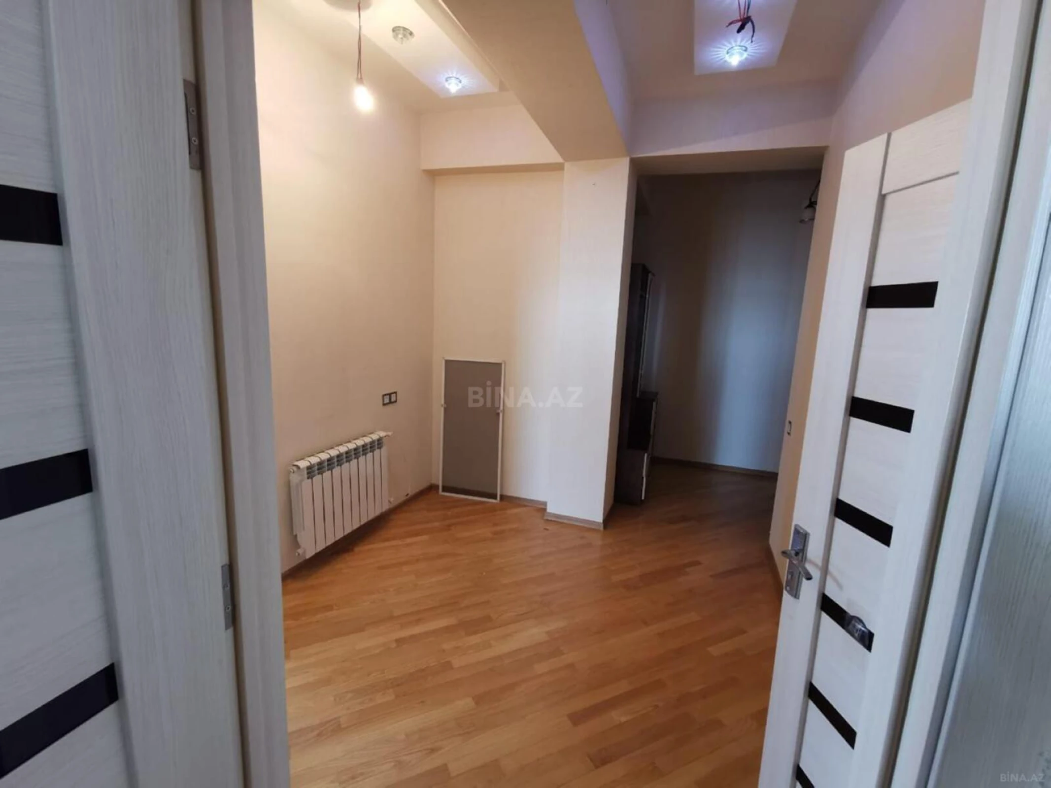 Kirayə verilir 2 otaqlı mənzil 90 m²