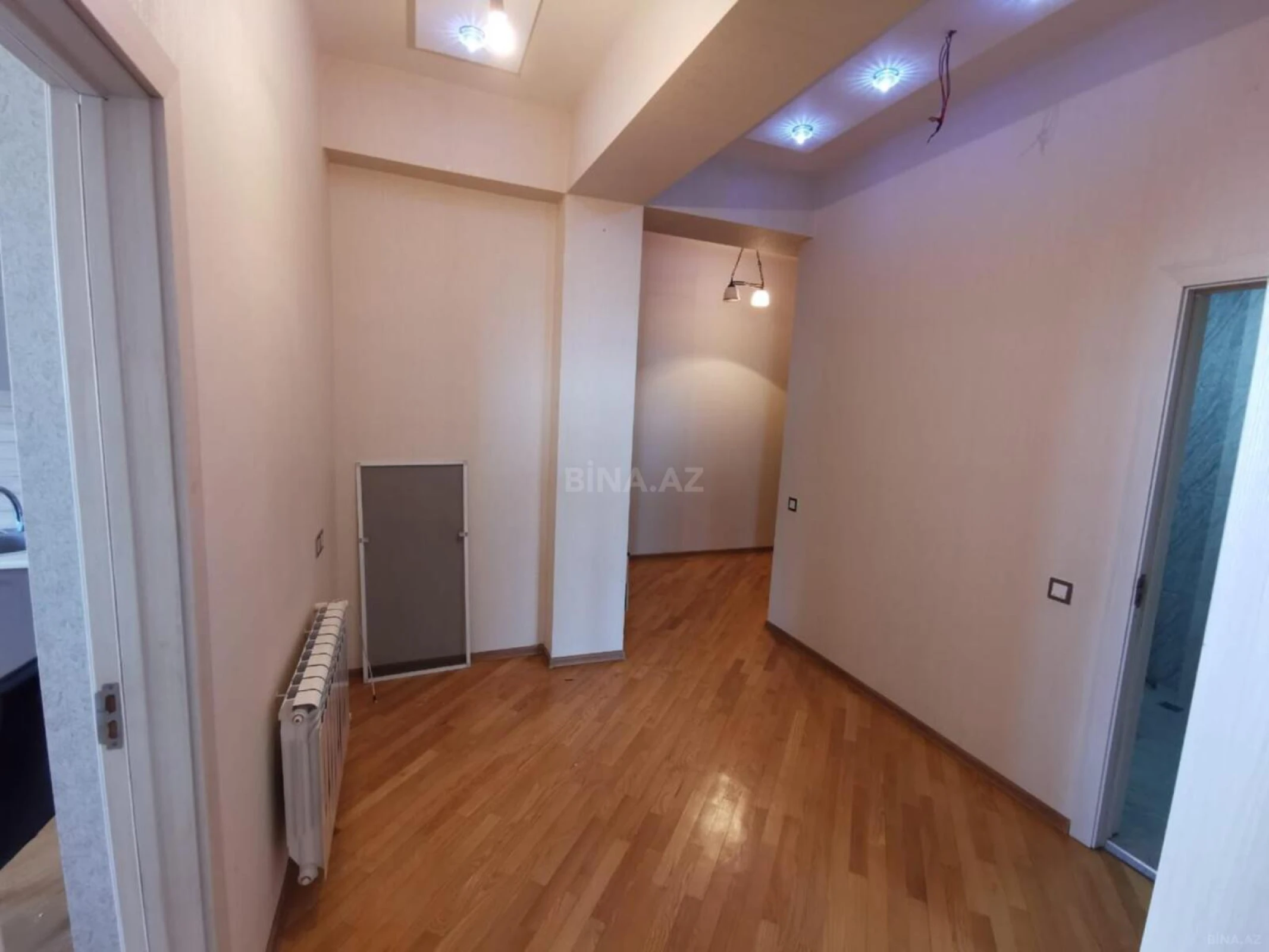 Kirayə verilir 2 otaqlı mənzil 90 m²