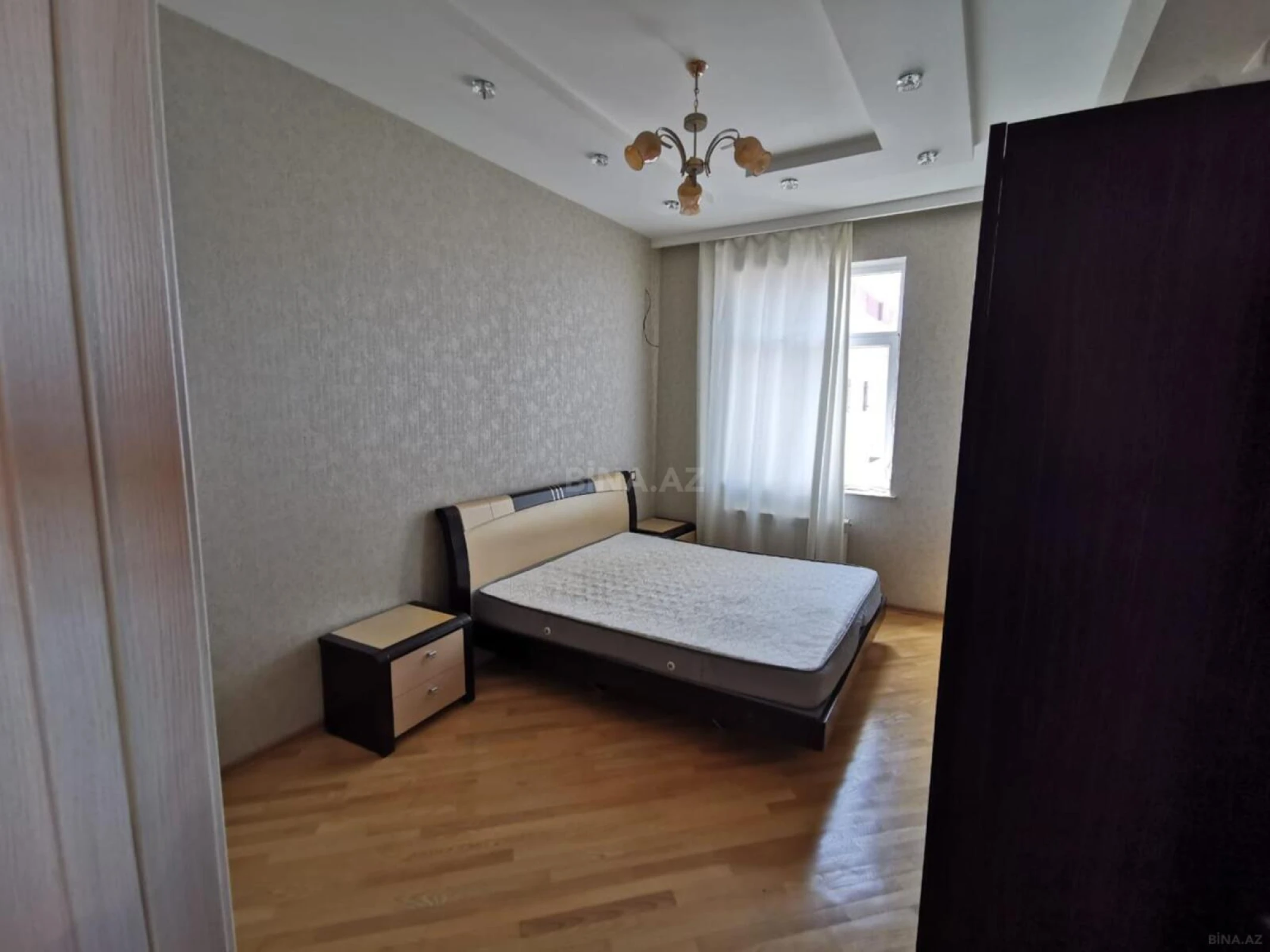 Kirayə verilir 2 otaqlı mənzil 90 m²