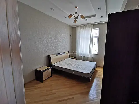 Kirayə verilir 2 otaqlı mənzil 90 m²