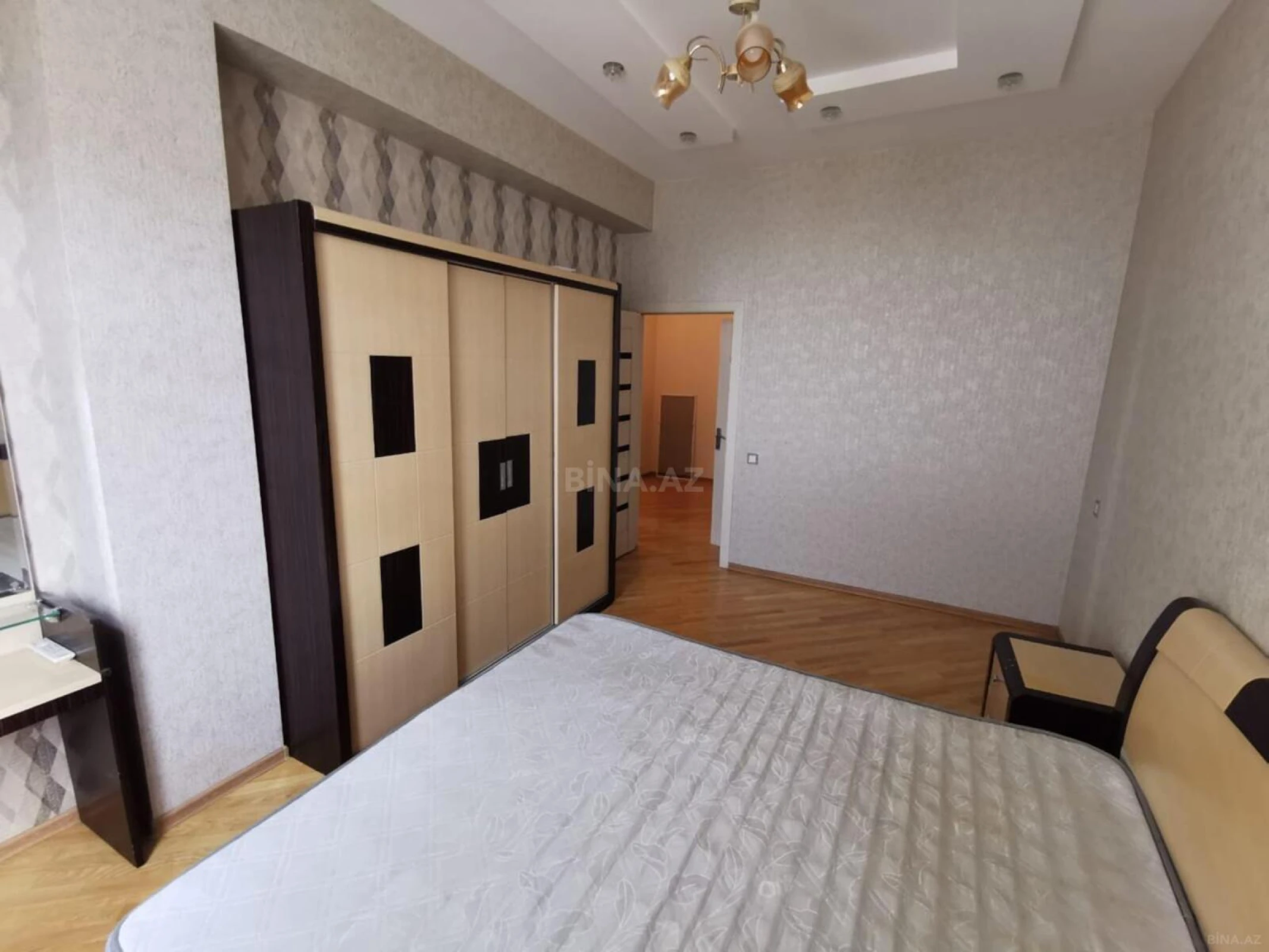 Kirayə verilir 2 otaqlı mənzil 90 m²
