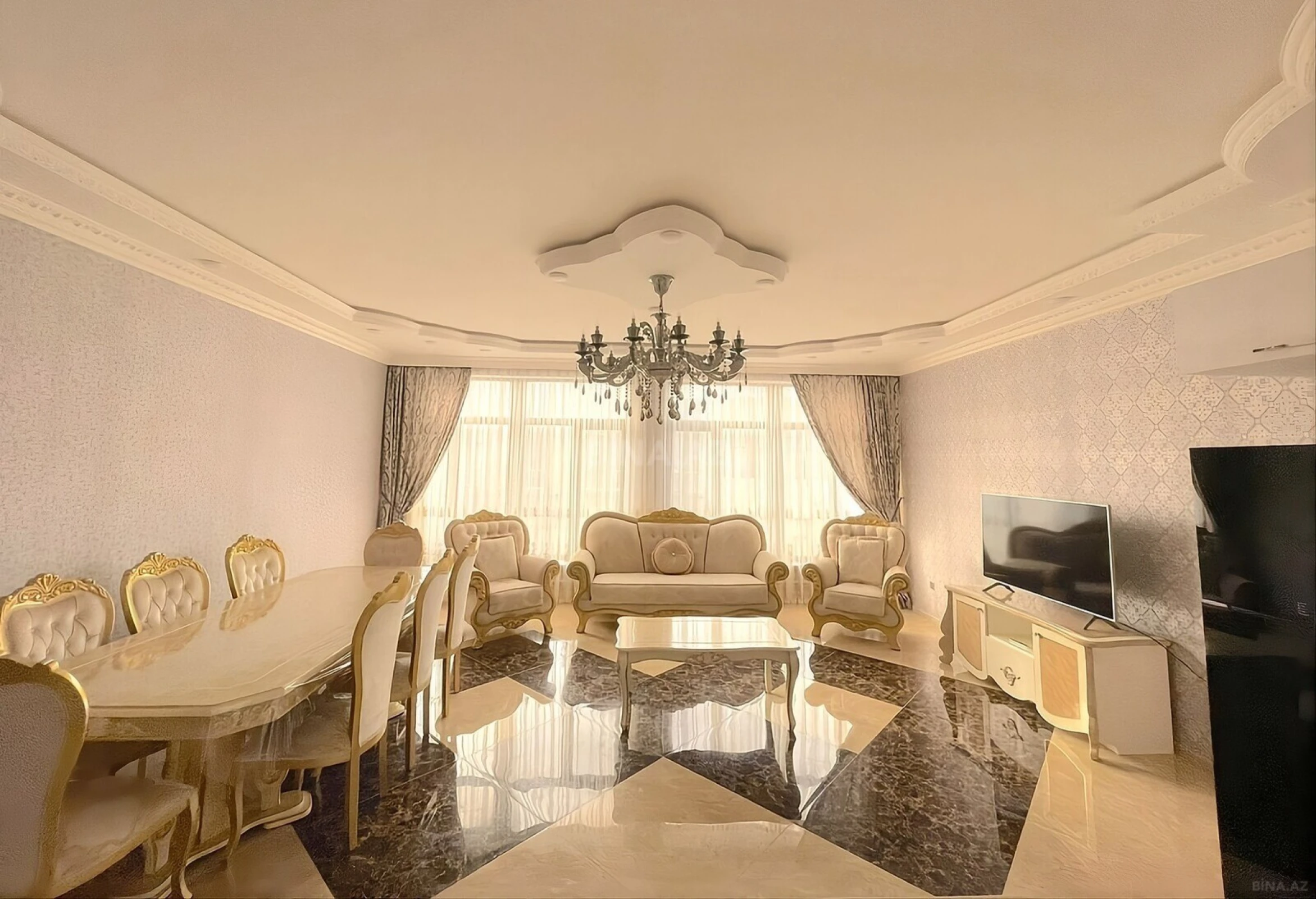 Kirayə verilir 2 otaqlı mənzil 110 m²