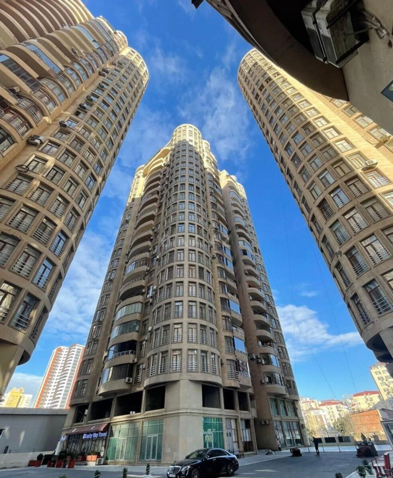 Kirayə verilir 2 otaqlı mənzil 110 m²
