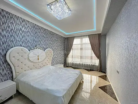 Kirayə verilir 2 otaqlı mənzil 110 m²