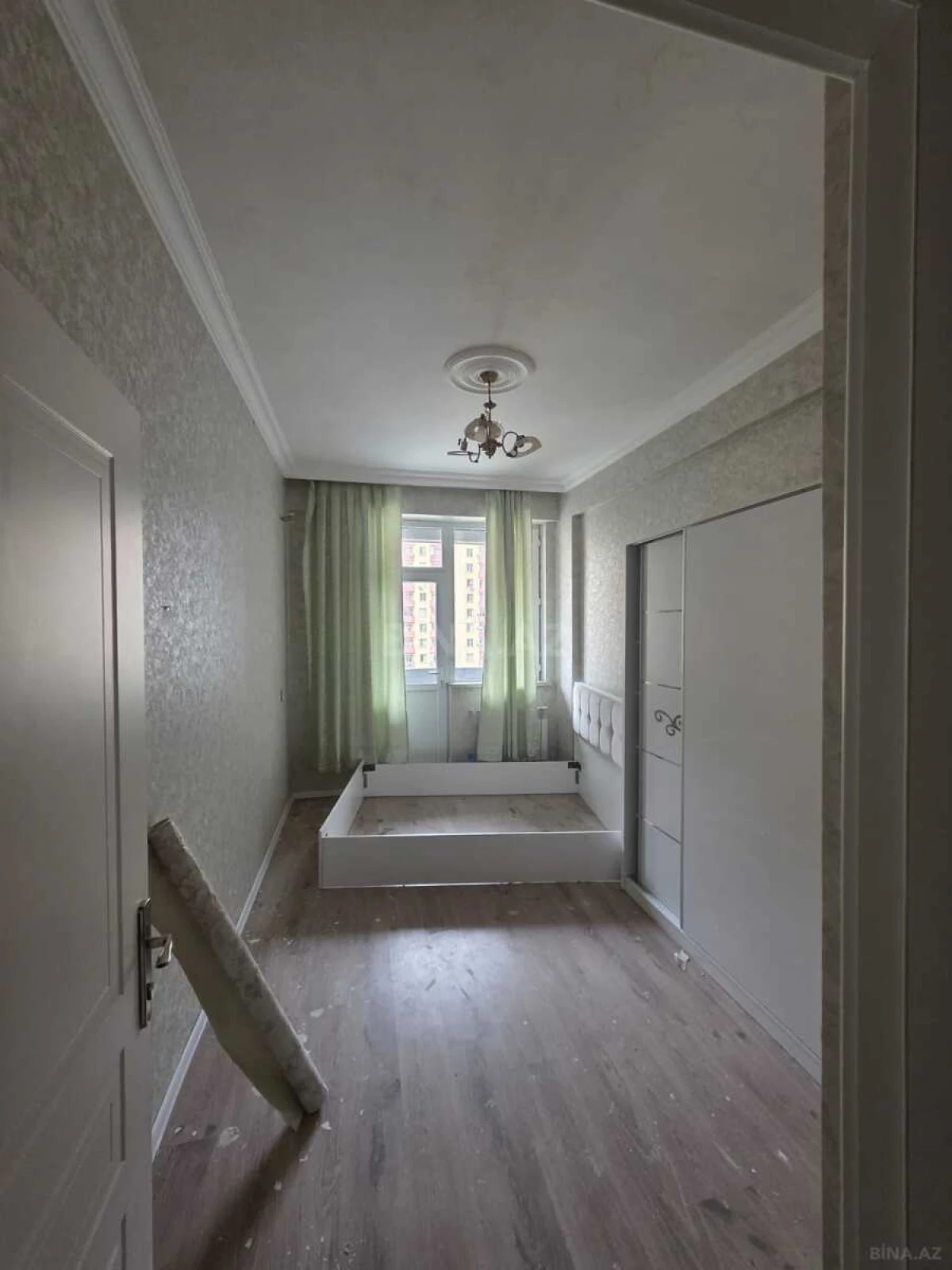 Satılır 2 otaqlı mənzil 68 m²