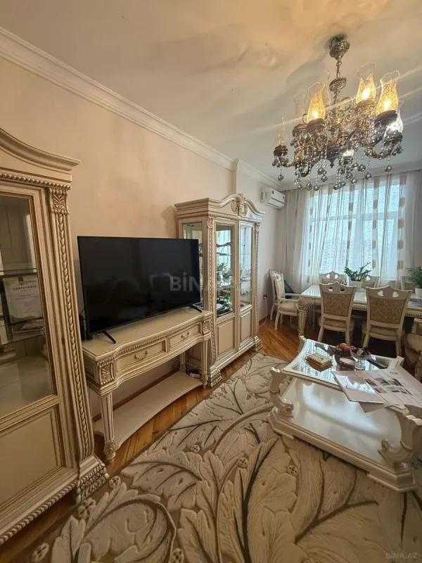 Satılır 2 otaqlı mənzil 88 m²