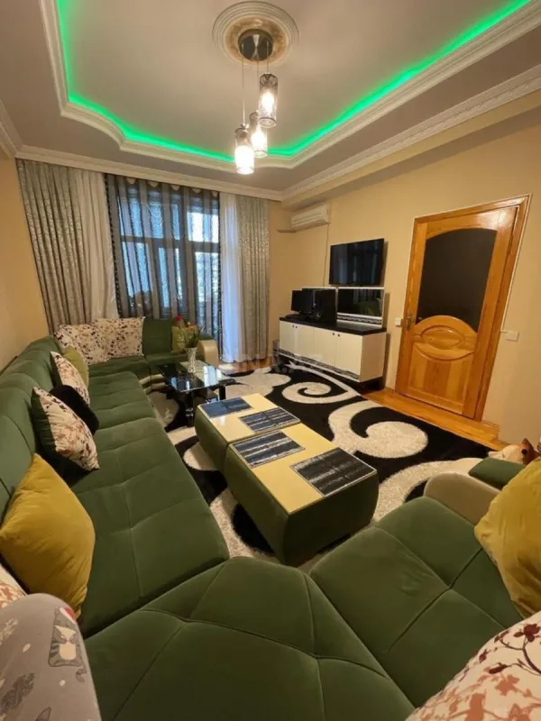 Kirayə verilir 2 otaqlı mənzil 57 m²