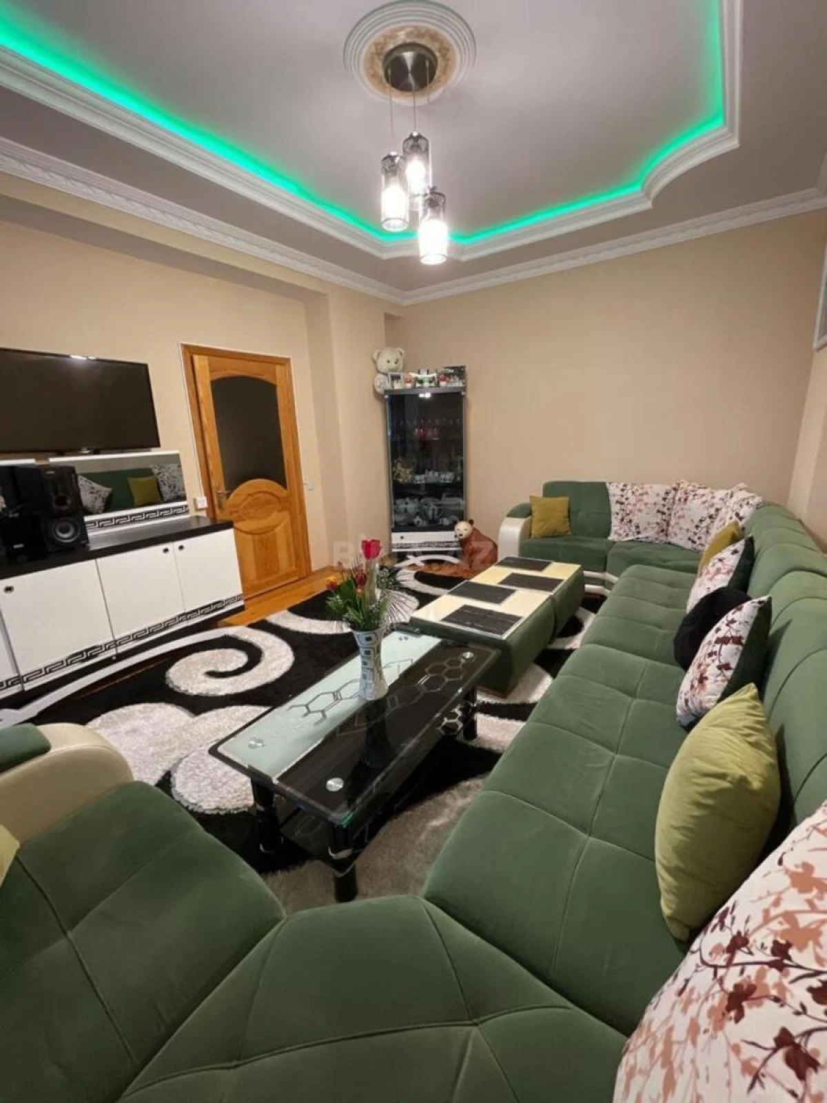 Kirayə verilir 2 otaqlı mənzil 57 m²