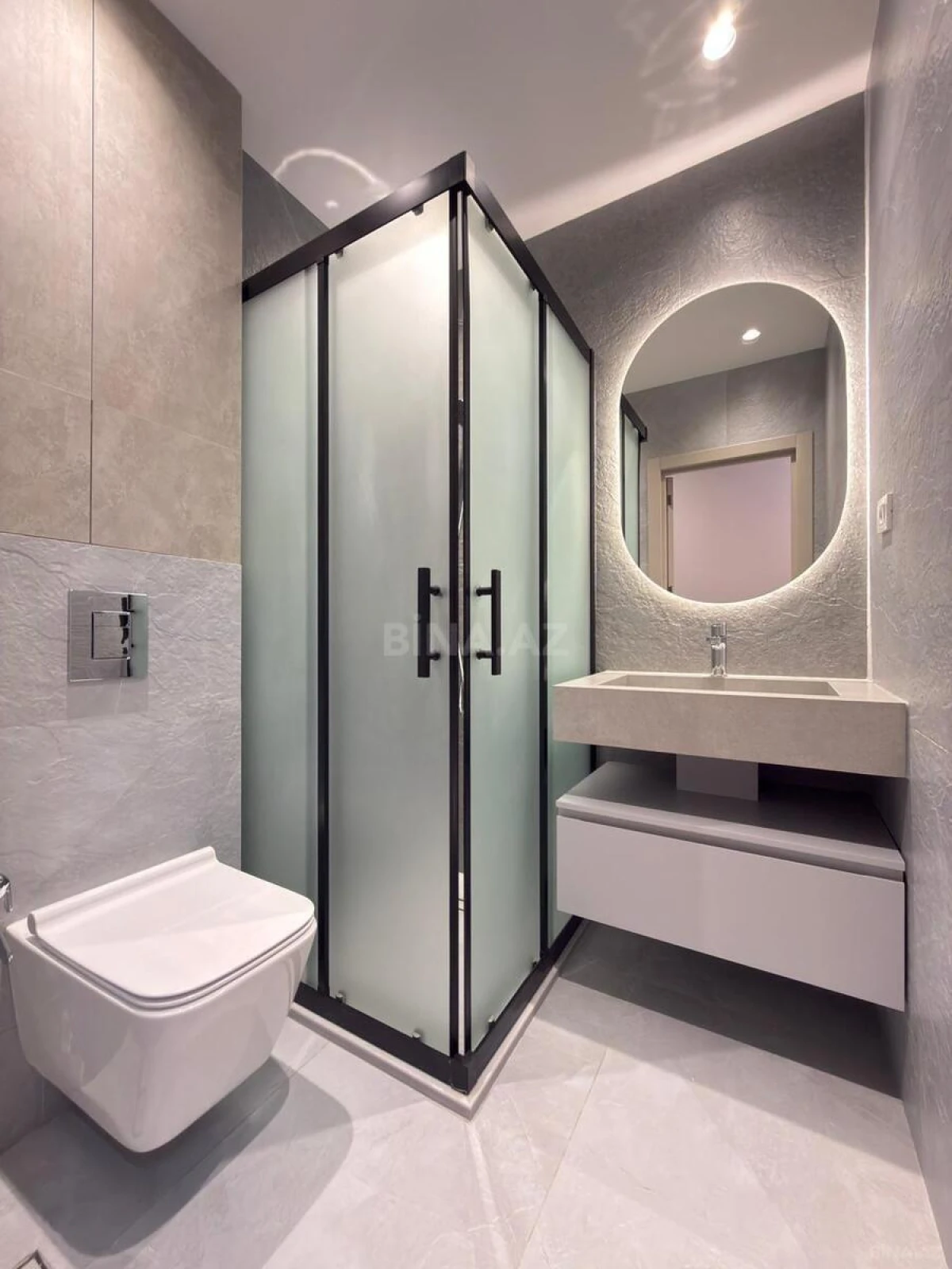 Satılır 4 otaqlı mənzil 142 m²