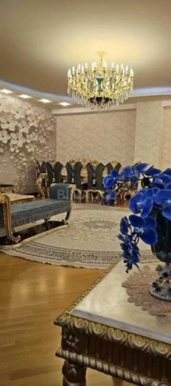 Satılır 4 otaqlı mənzil 240 m²