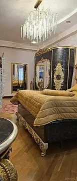 Satılır 4 otaqlı mənzil 240 m²