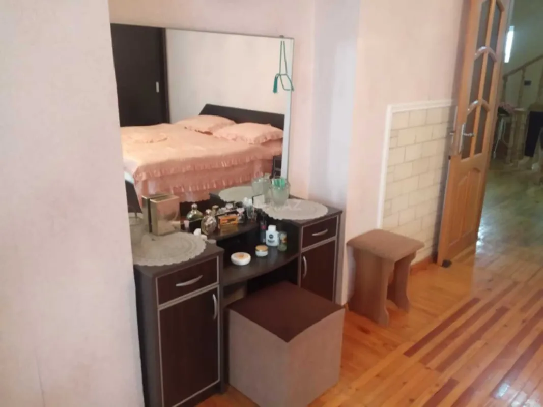 Satılır 5 otaqlı həyət evi 420 m²