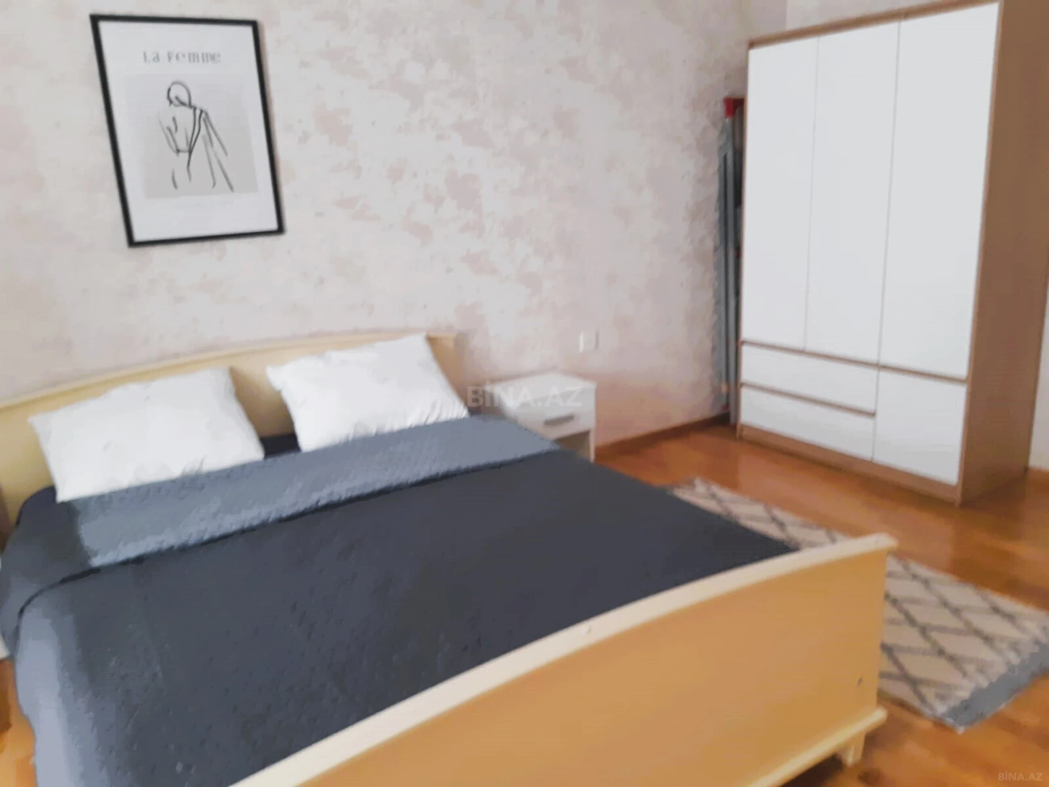 Kirayə verilir 3 otaqlı mənzil 150 m²