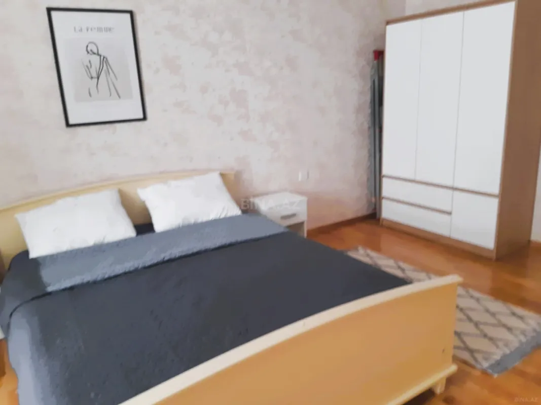 Kirayə verilir 3 otaqlı mənzil 150 m²