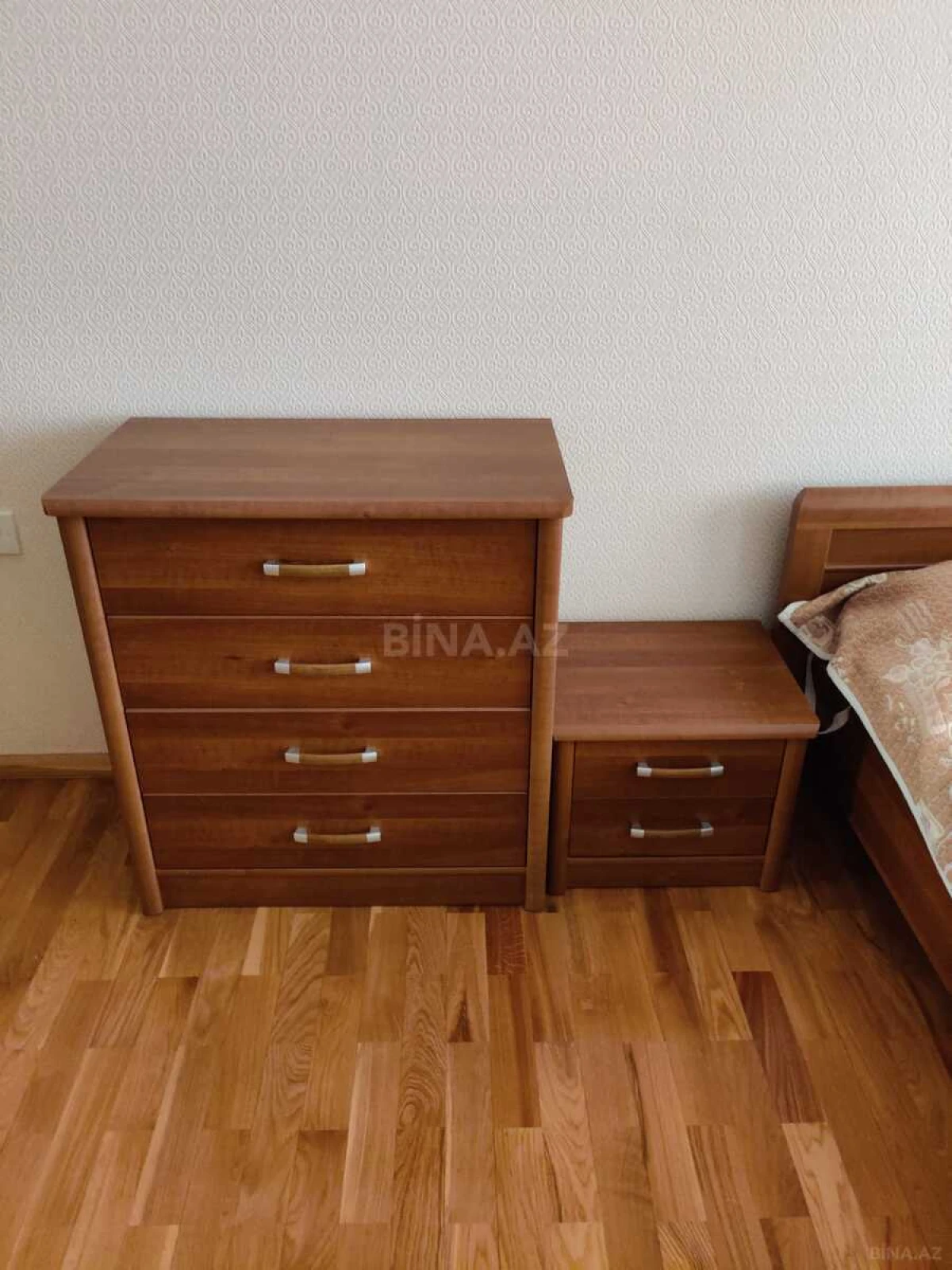 Kirayə verilir 3 otaqlı mənzil 150 m²