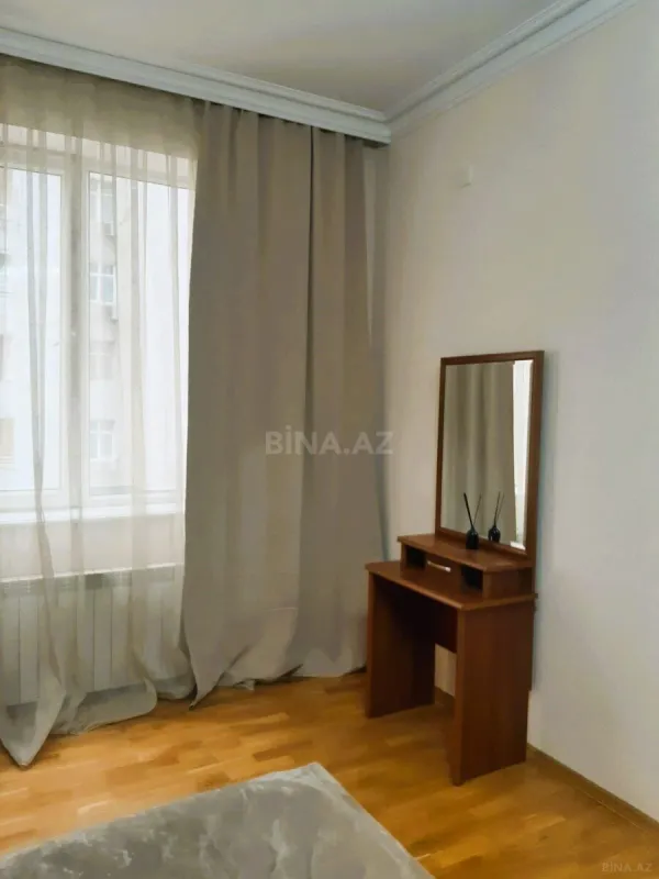 Kirayə verilir 3 otaqlı mənzil 150 m²