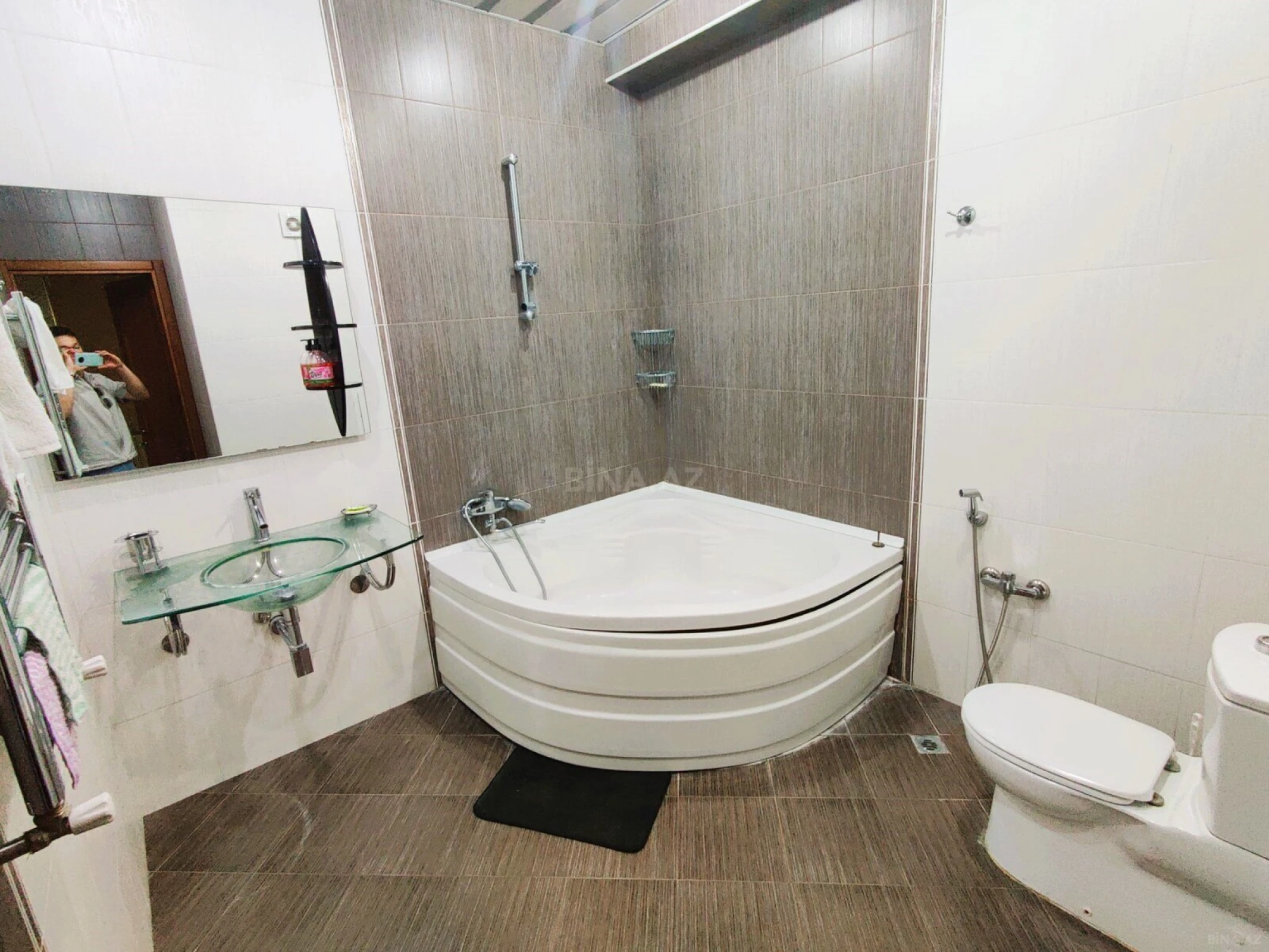 Kirayə verilir 3 otaqlı mənzil 150 m²