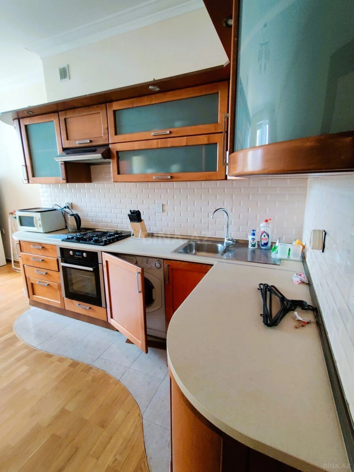 Kirayə verilir 3 otaqlı mənzil 150 m²