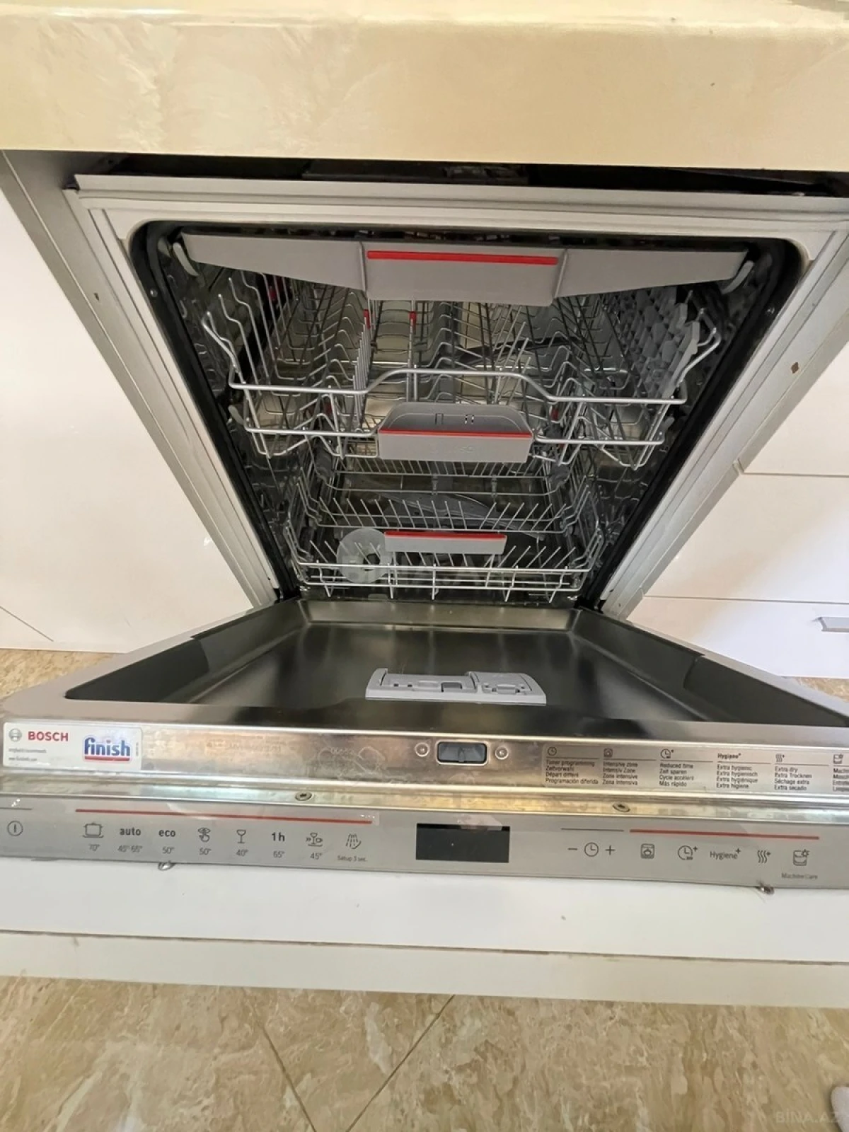 Kirayə verilir 2 otaqlı mənzil 102 m²