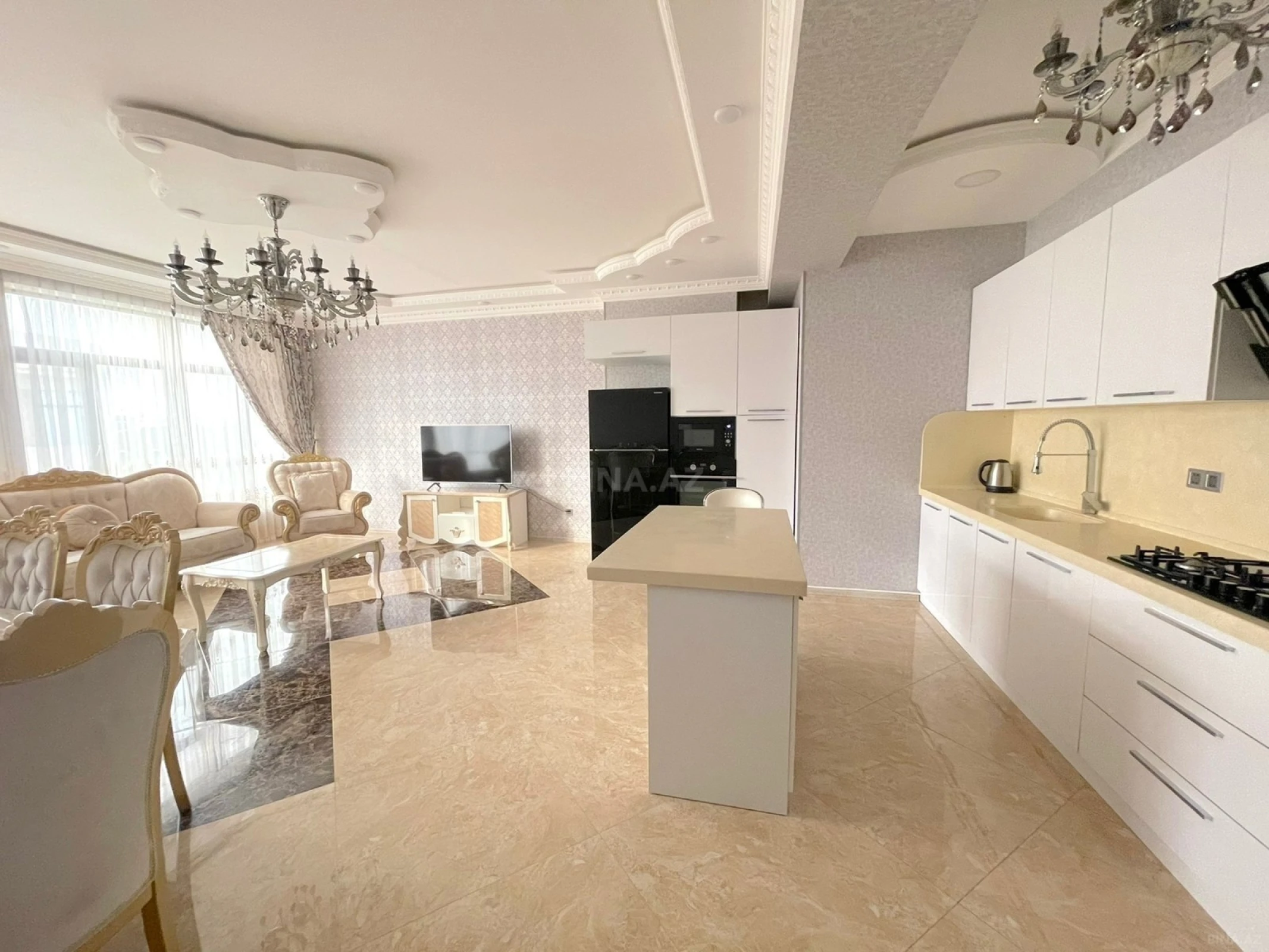 Kirayə verilir 2 otaqlı mənzil 102 m²