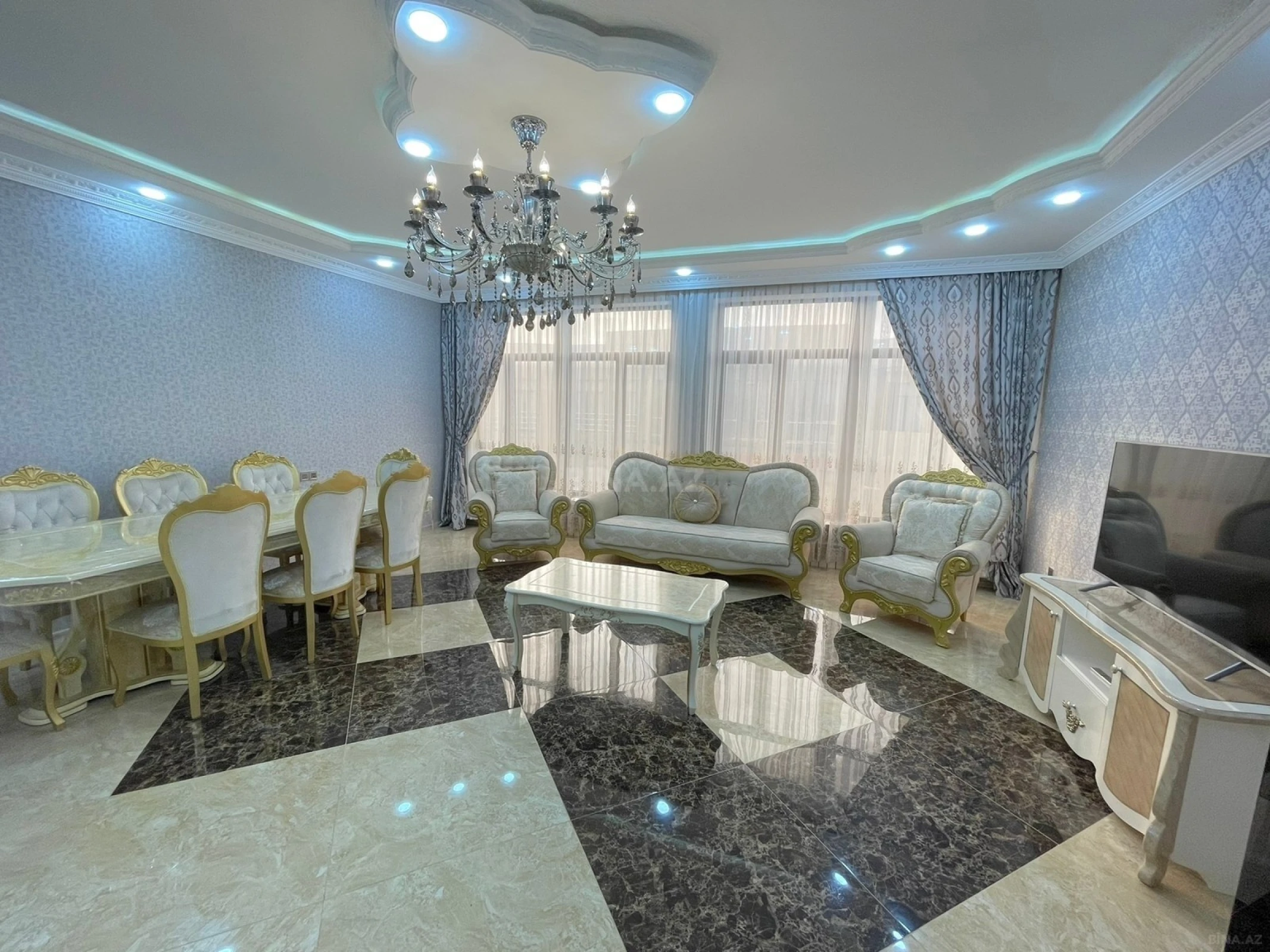 Kirayə verilir 2 otaqlı mənzil 102 m²