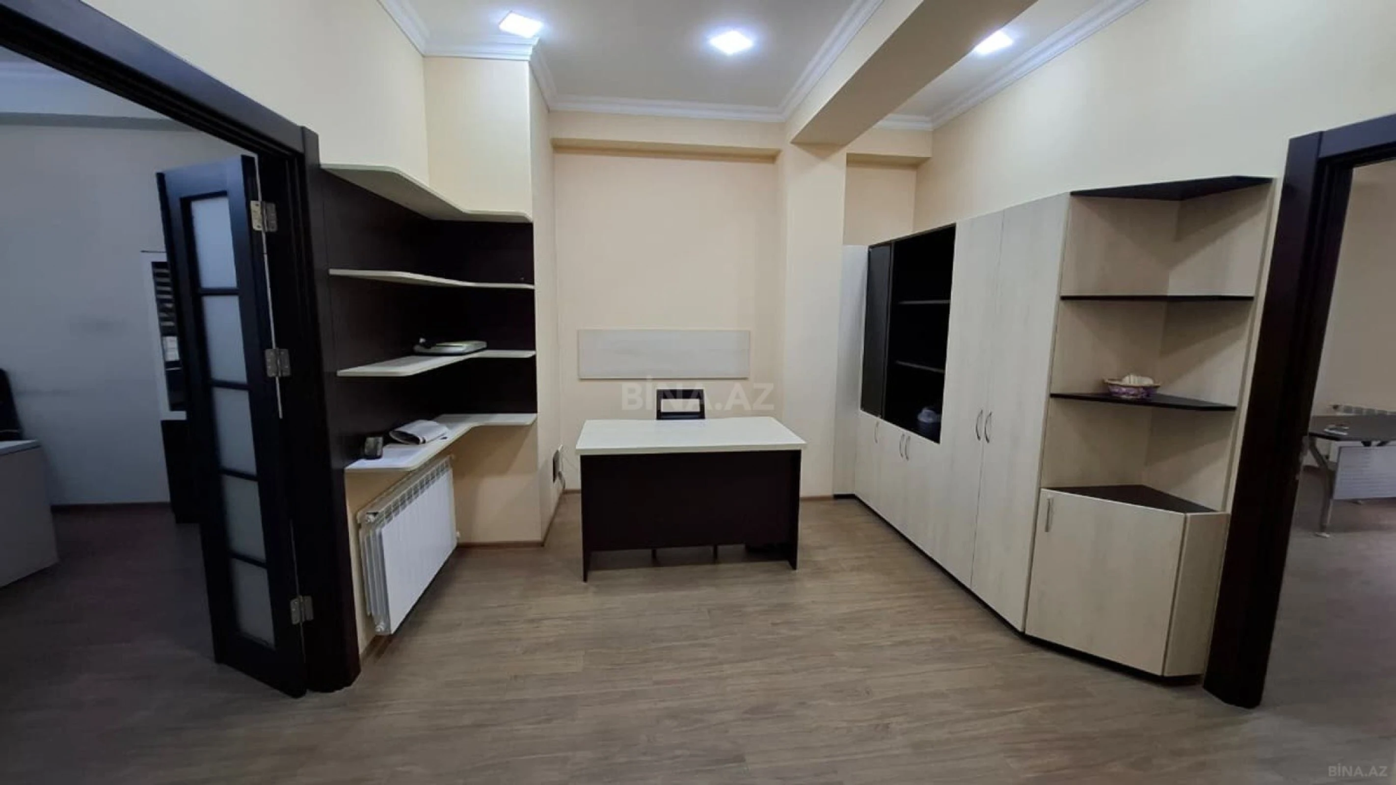 Kirayə verilir 3 otaqlı ofis 110 m²