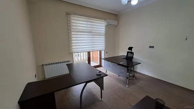 Kirayə verilir 3 otaqlı ofis 110 m²