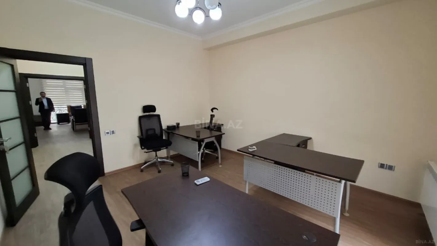 Kirayə verilir 3 otaqlı ofis 110 m²