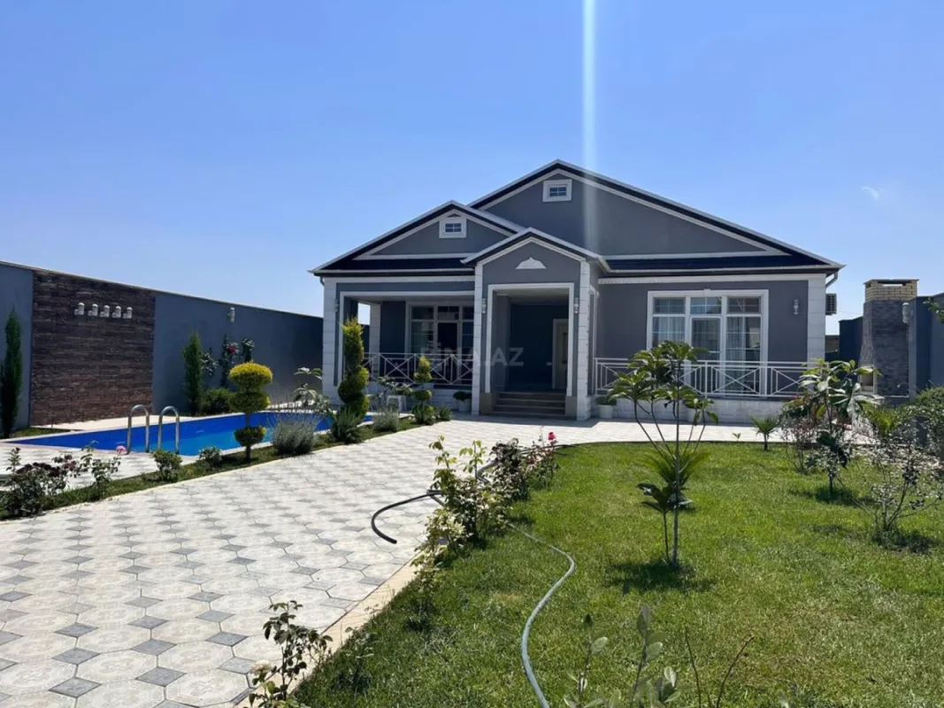 Kirayə verilir 4 otaqlı həyət evi 200 m²