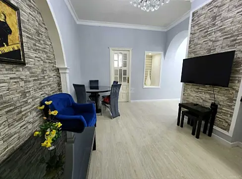Kirayə verilir 2 otaqlı mənzil 55 m²