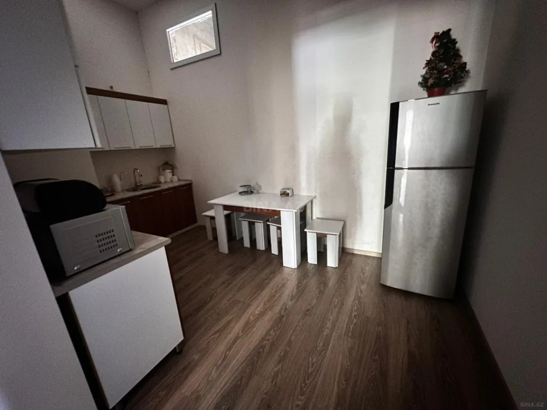 Kirayə verilir 2 otaqlı ofis 83 m²