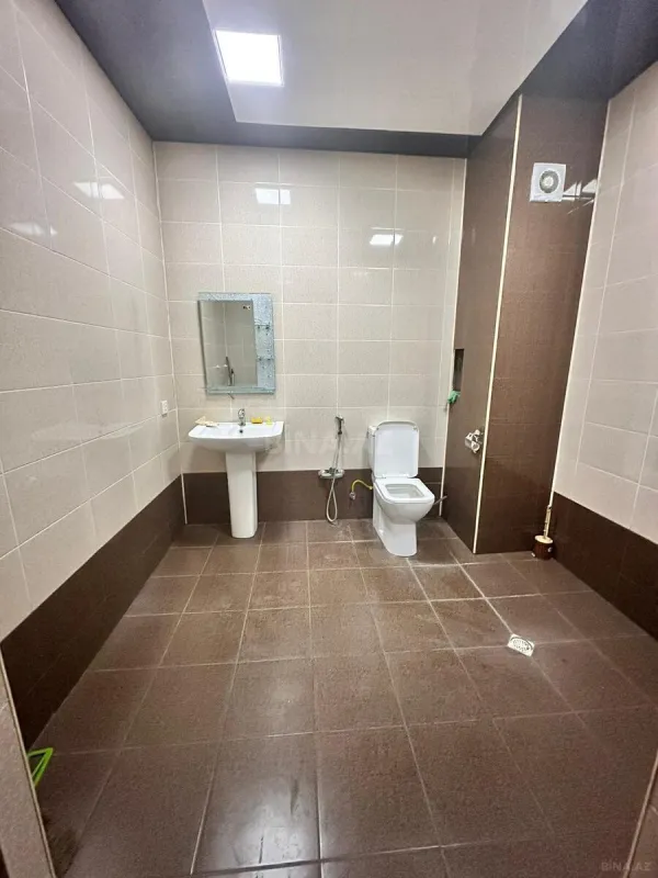 Kirayə verilir 2 otaqlı ofis 83 m²