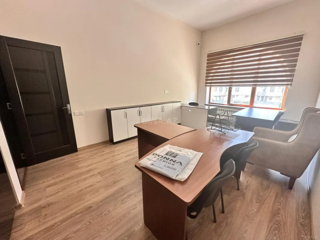 Kirayə verilir 2 otaqlı ofis 83 m²