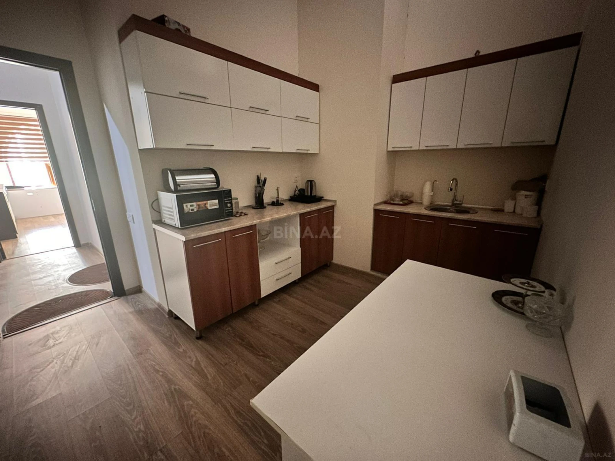 Kirayə verilir 2 otaqlı ofis 83 m²