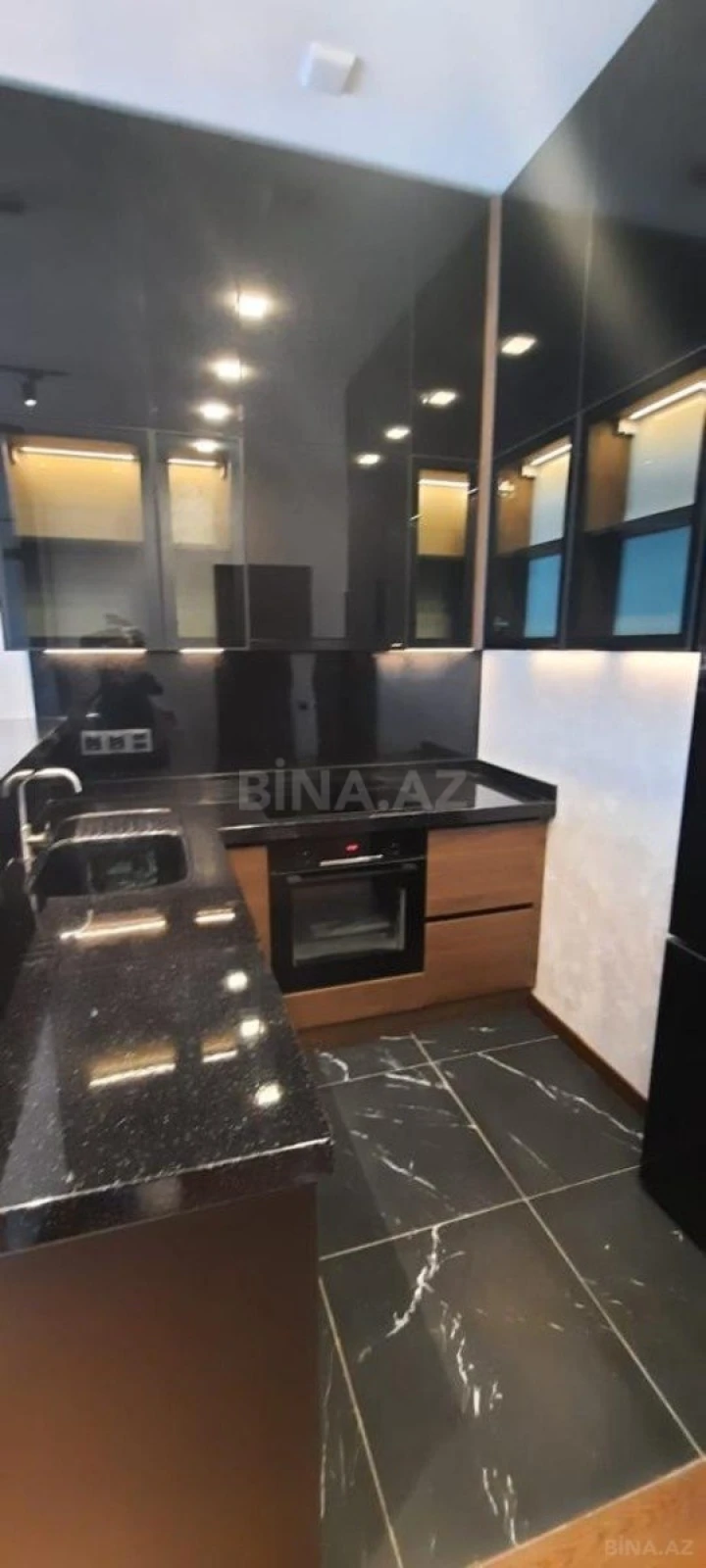 Kirayə verilir 2 otaqlı mənzil 65 m²