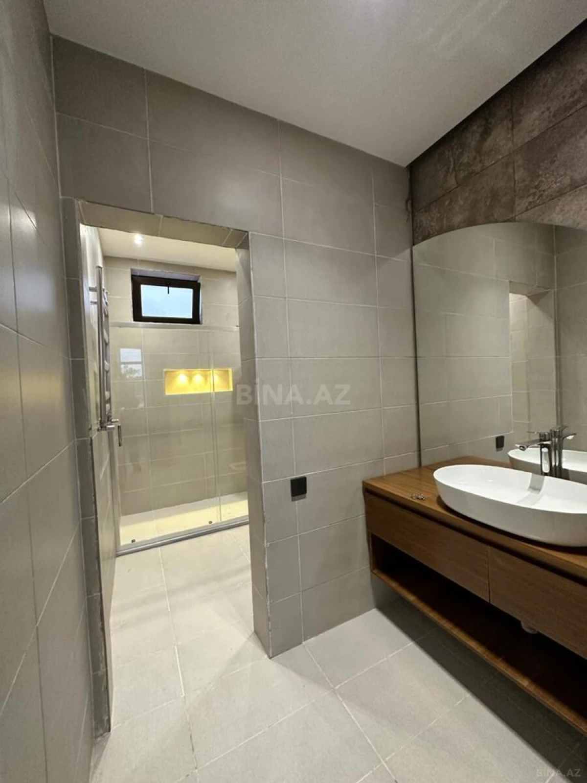 Satılır 6 otaqlı həyət evi 400 m²