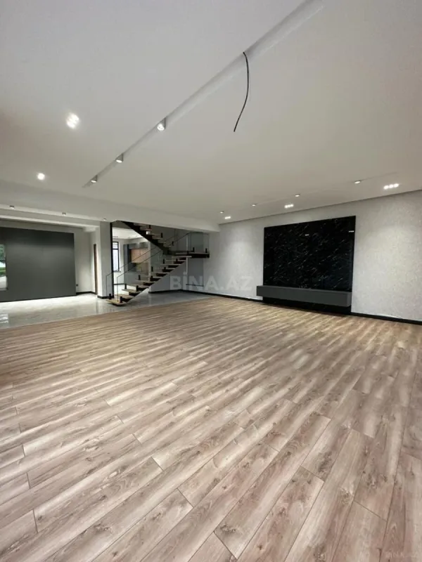 Satılır 6 otaqlı həyət evi 400 m²